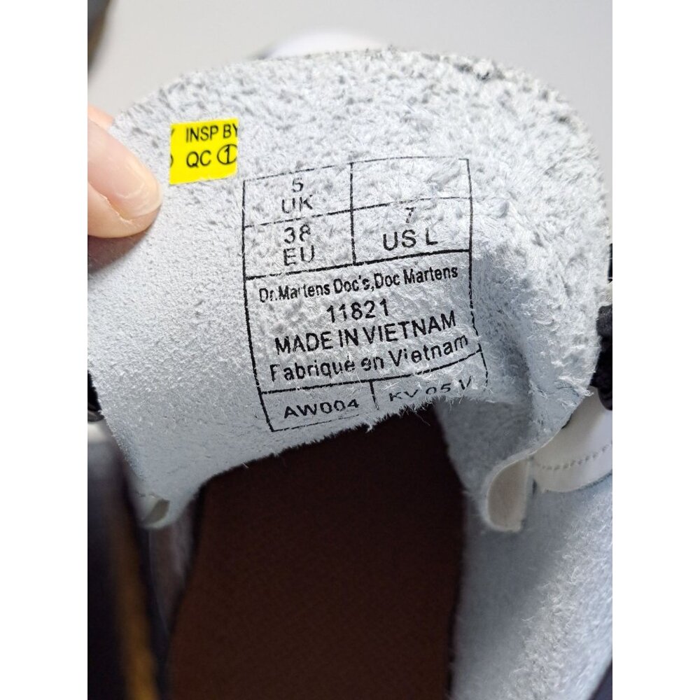 Dr. Martens White Patent Leather Boots 1460  Womens Size 7 Lace-Up  NICE - Picture 8 of 11